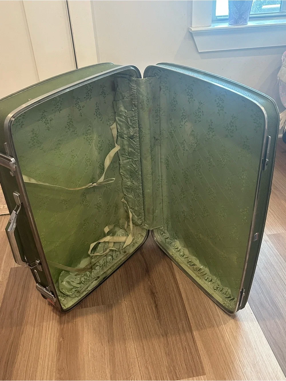 Vintage American Tourister Tiara Hard Shell Suitcase Green Luggage 24x17x7